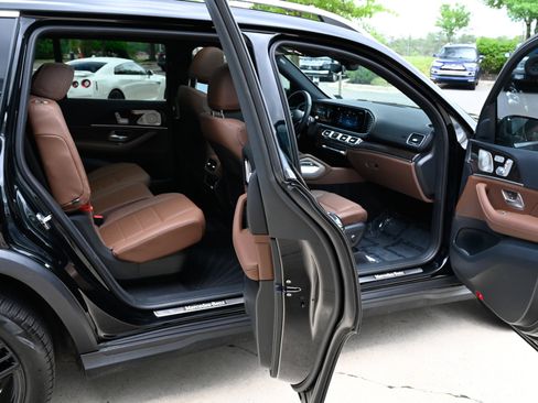 Used 2025 Mercedes-Benz GLS 450 4MATIC image 56