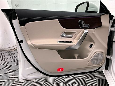 Used 2022 Mercedes-Benz CLA 250 image 23