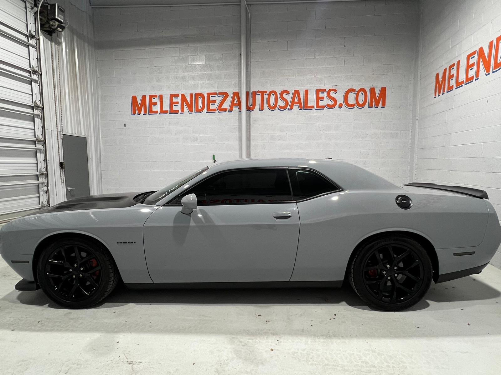 Used 2021 Dodge Challenger R/T w/ Blacktop Package RWD image 2