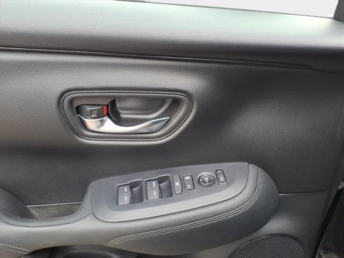 Used 2023 Honda HR-V LX image 17