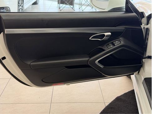 Used 2019 Porsche 718 Boxster image 11