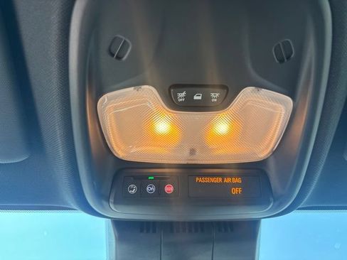 Used 2025 Chevrolet Colorado Trail Boss w/ Midnight Edition AWD/4WD image 35