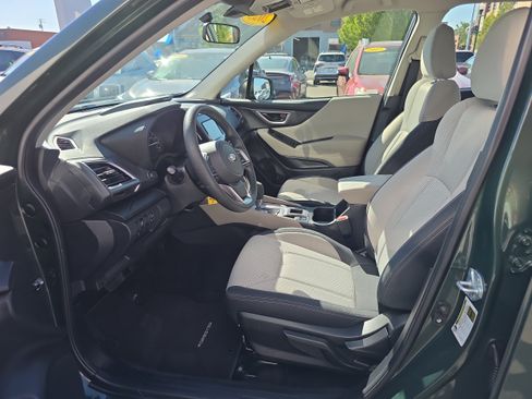 Used 2023 Subaru Forester AWD/4WD image 2