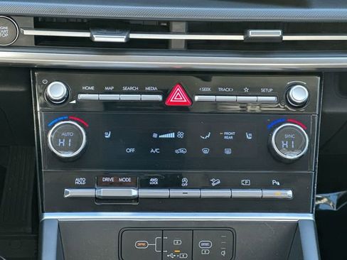 Used 2024 Hyundai Santa Fe SEL image 18