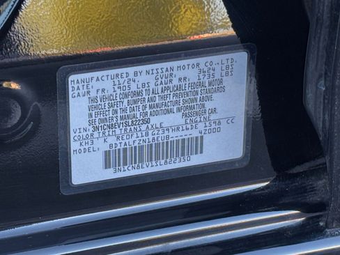 Used 2025 Nissan Versa SV FWD image 27