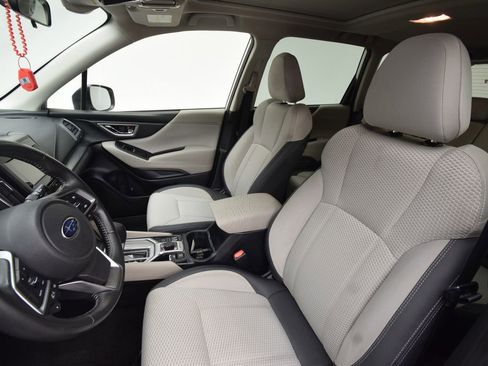 Used 2019 Subaru Forester Premium image 18