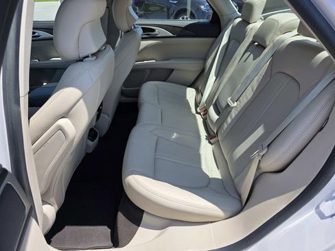 Used 2019 Lincoln MKZ Reserve FWD image 7