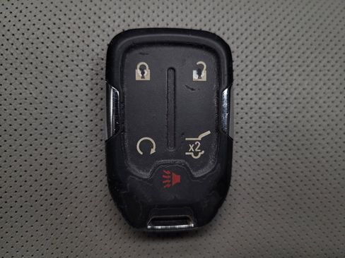 Used 2024 GMC Terrain SLT image 32