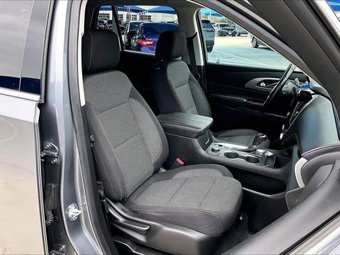 Used 2019 Chevrolet Traverse LT FWD image 9