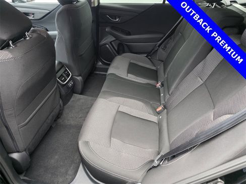 Used 2022 Subaru Outback Premium image 13