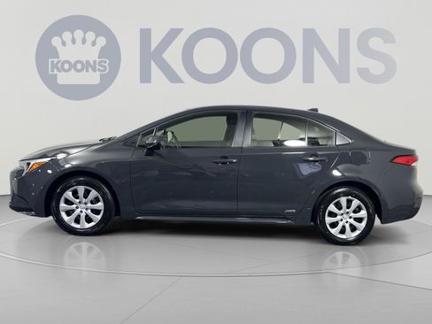 Used 2025 Toyota Corolla LE AWD/4WD image 7