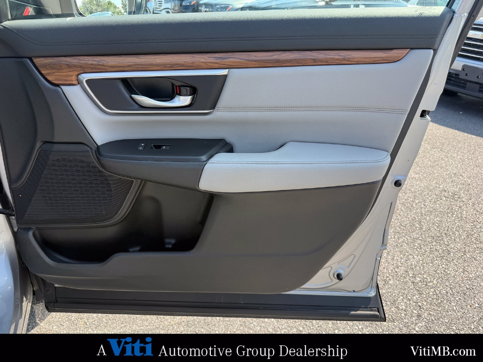 Used 2020 Honda CR-V Touring image 29