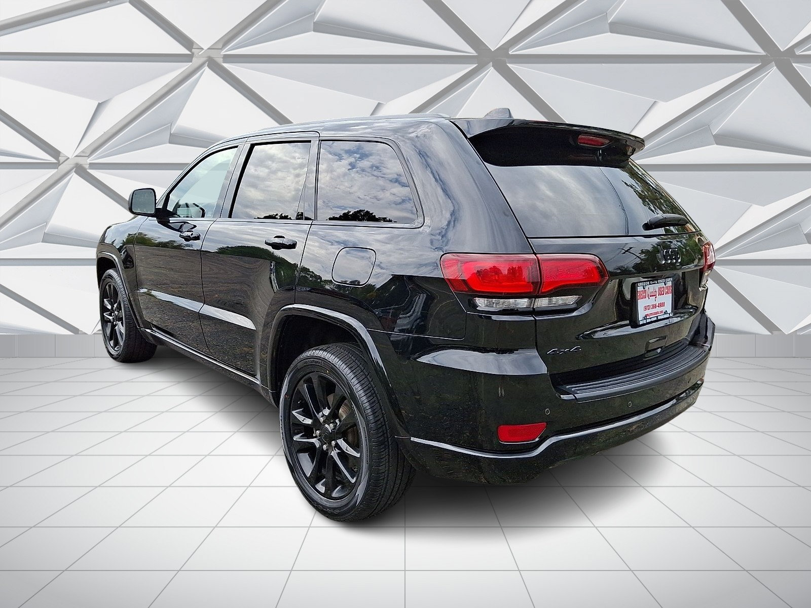 Used 2021 Jeep Grand Cherokee Laredo X AWD/4WD image 7