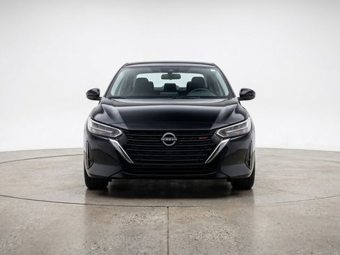 Used 2025 Nissan Sentra SV image 2