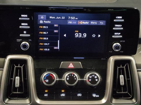 Used 2022 Kia Sorento LX AWD/4WD image 25