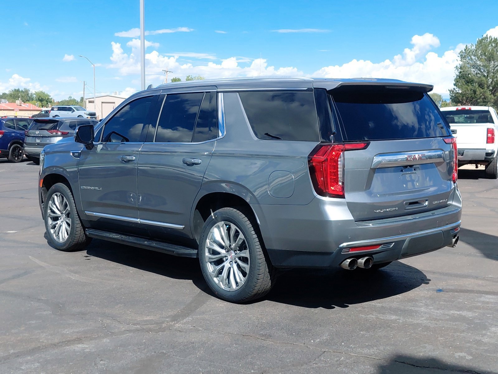 Used 2021 GMC Yukon Denali AWD/4WD image 5