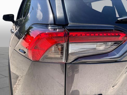 Used 2025 Toyota RAV4 XLE w/ Convenience Package FWD image 29
