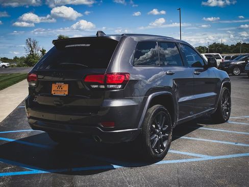 Used 2020 Jeep Grand Cherokee Altitude AWD/4WD image 33