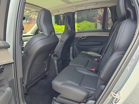 Used 2025 Volvo XC90 T8 Ultra w/ Protection Package Premier AWD/4WD image 6