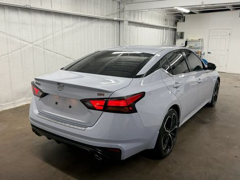 Used 2023 Nissan Altima 2.5 SR w/ SR Premium Package FWD image 4