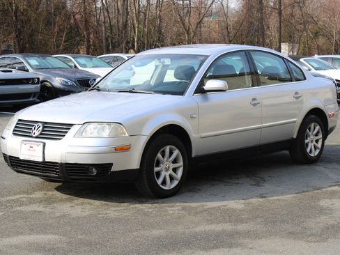 Used 2004 Volkswagen Passat GLS image 3