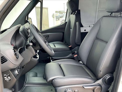 New 2025 Mercedes-Benz Sprinter 2500 image 9