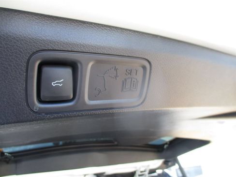 Used 2024 Ford Expedition XLT RWD image 9