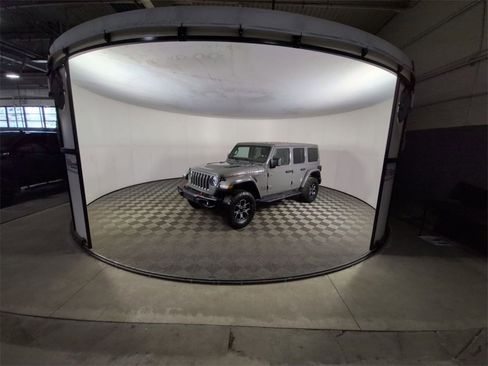 Used 2018 Jeep Wrangler Unlimited Rubicon image 4