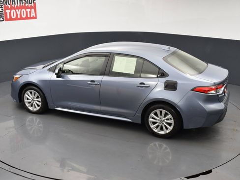 Used 2025 Toyota Corolla LE w/ LE Premium Package FWD image 19