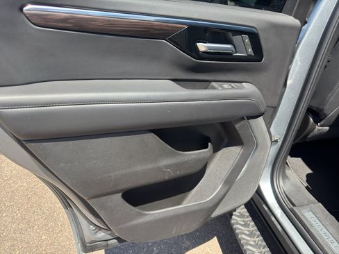 Used 2025 Chevrolet Tahoe Z71 AWD/4WD image 16