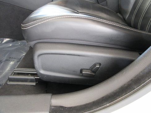 Used 2022 Chrysler 300 S RWD image 32