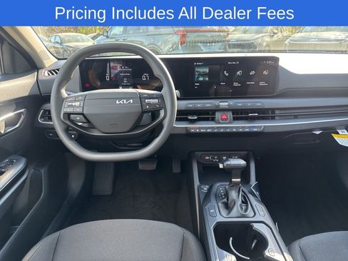 New 2026 Kia K4 FWD image 2
