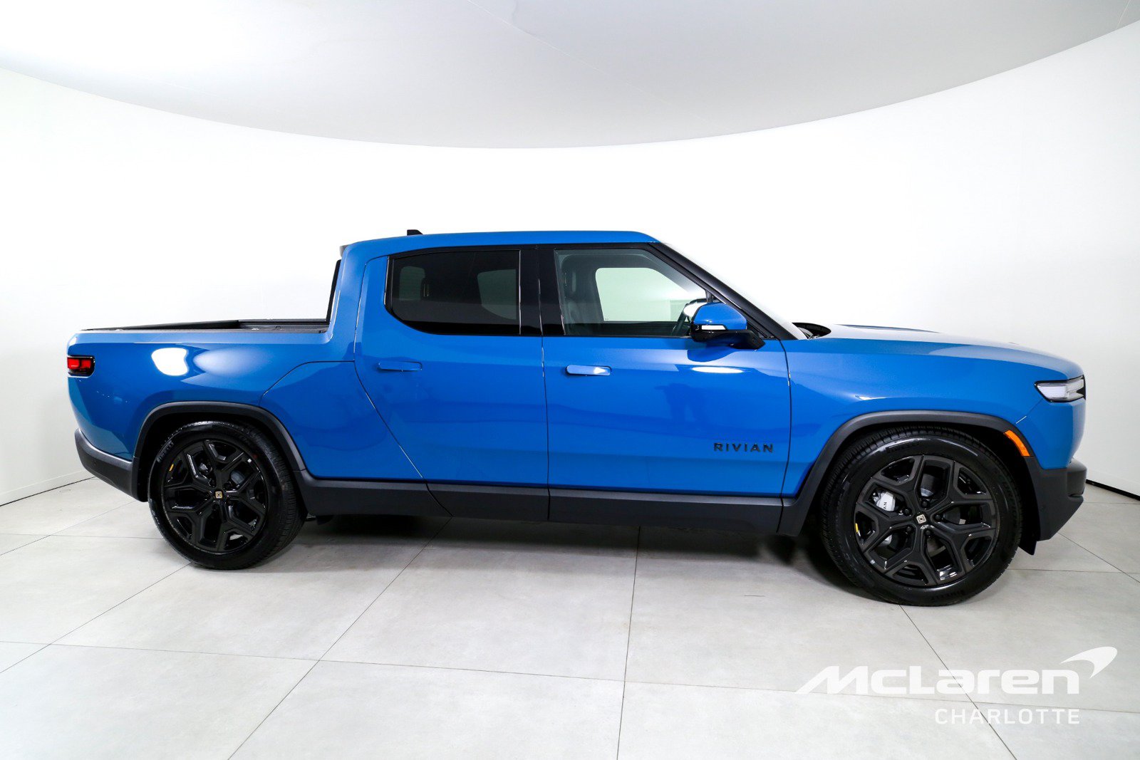 Used 2026 Rivian R1T Adventure Dual AWD/4WD image 9