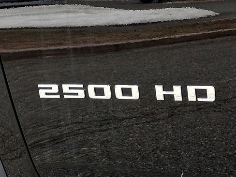 Used 2025 Chevrolet Silverado 2500 LT image 31