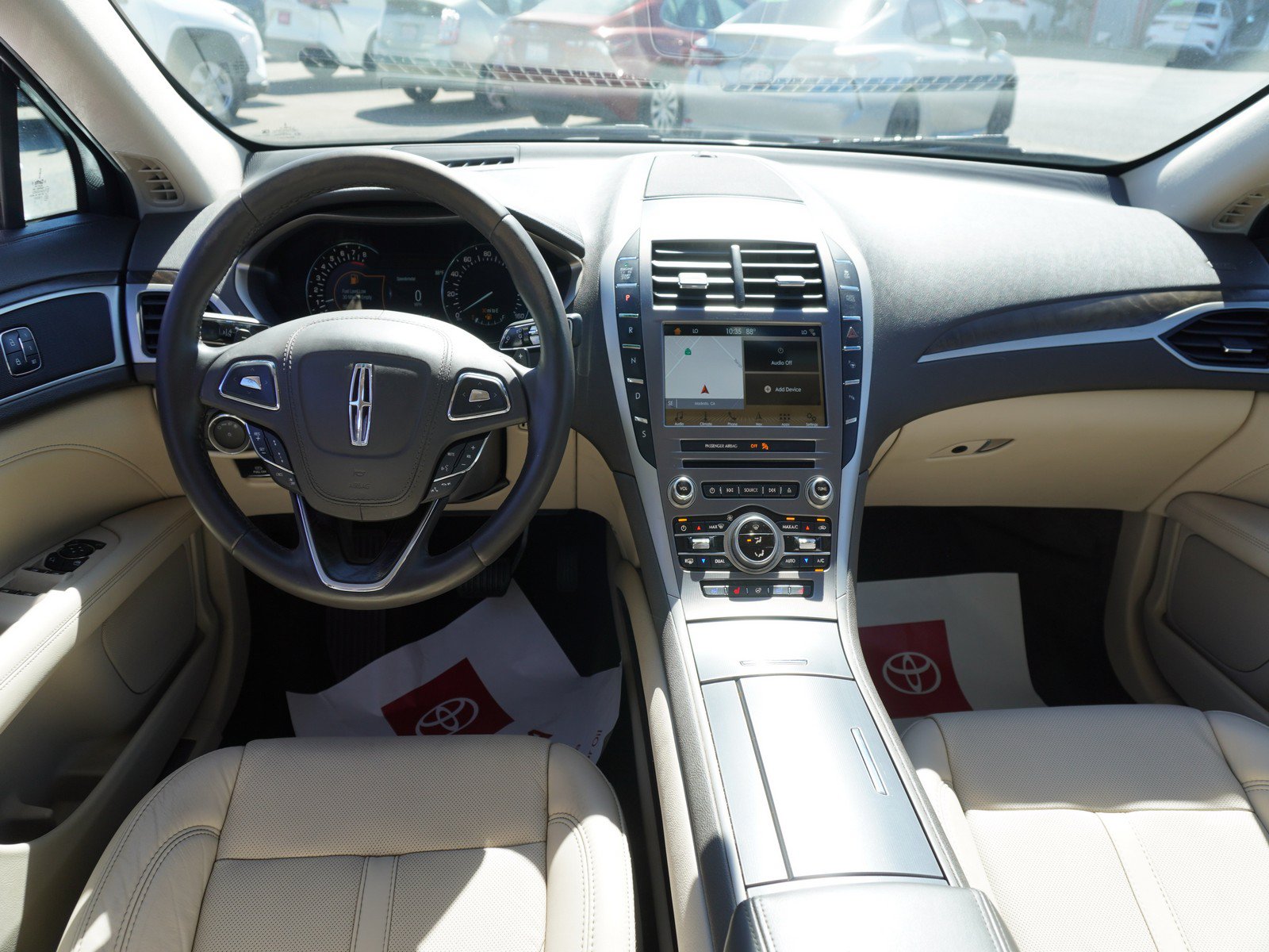 Used 2017 Lincoln MKZ Reserve w/ Technology Package FWD image 2
