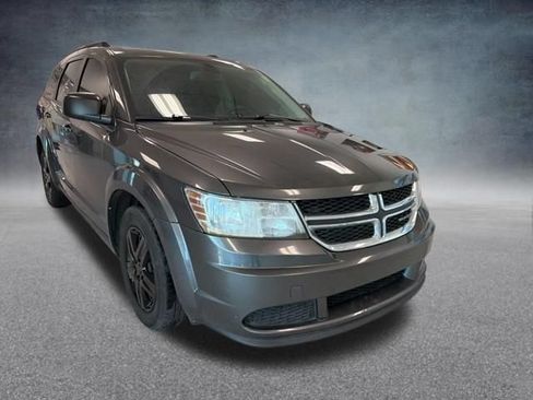 Used 2019 Dodge Journey SE FWD image 4