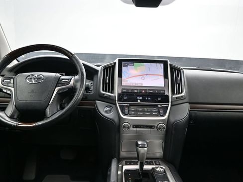 Used 2016 Toyota Land Cruiser image 20