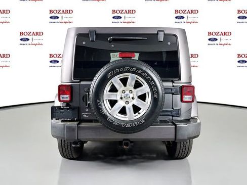 Used 2018 Jeep Wrangler Unlimited Sahara w/ Connectivity Group image 7