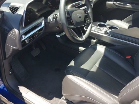 Used 2024 Cadillac Lyriq Luxury RWD image 6