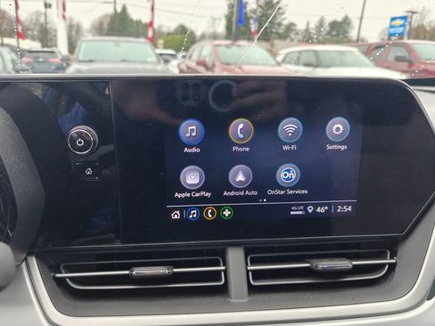 Used 2024 Chevrolet Trax RS w/ Driver Confidence Package image 13