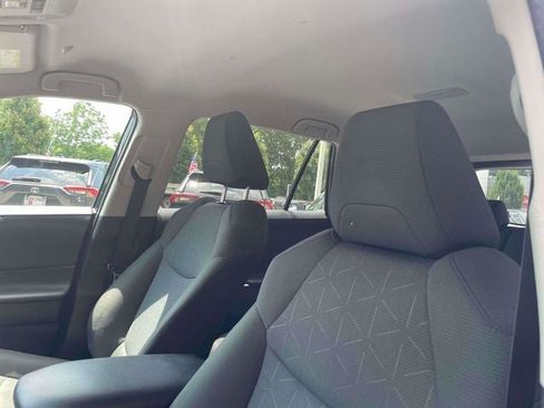 Used 2025 Toyota RAV4 XLE AWD/4WD image 22