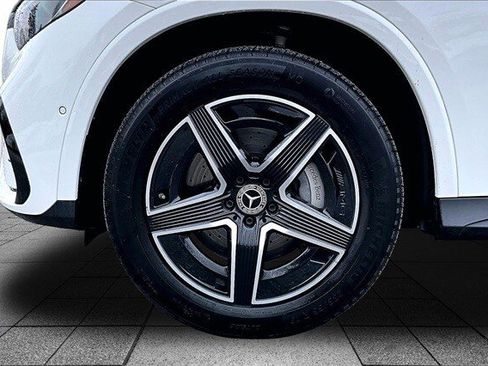Certified 2025 Mercedes-Benz GLC 300 4MATIC image 37