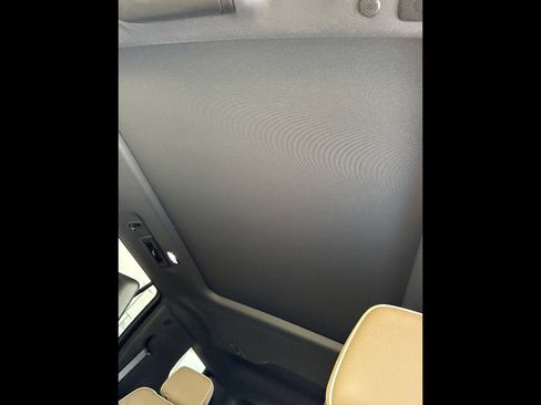 Used 2024 Chevrolet Tahoe Premier w/ Advanced Technology Package RWD image 16