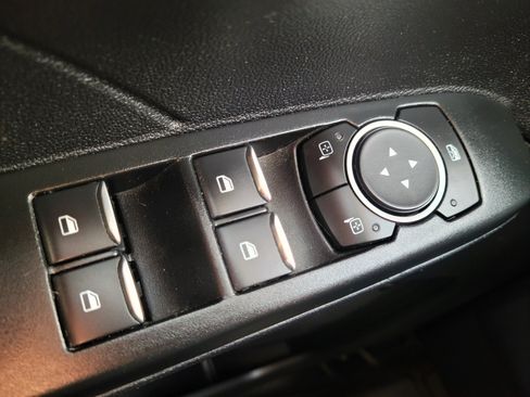 Used 2022 Ford Escape SE w/ Cold Weather Package image 16