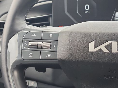 Used 2024 Kia EV9 Wind image 15