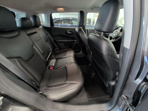 Used 2018 Jeep Compass Latitude image 15