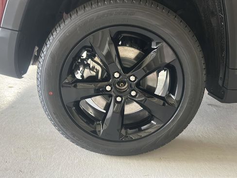 New 2026 Jeep Grand Cherokee L Limited w/ Limited Altitude Package AWD/4WD image 24