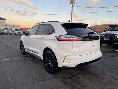 Used 2022 Ford Edge SE w/ Black Appearance Package image 3