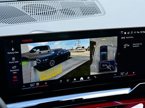 Used 2025 BMW i5 eDrive40i w/ Premium Package RWD image 13