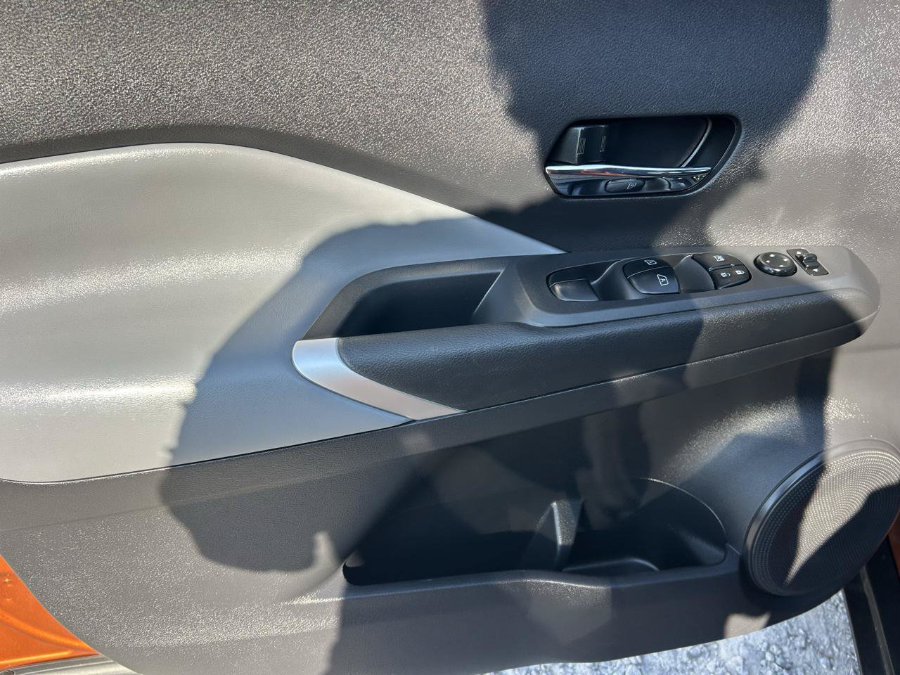 Used 2023 Nissan Kicks SR w/ SR Premium Package FWD image 7